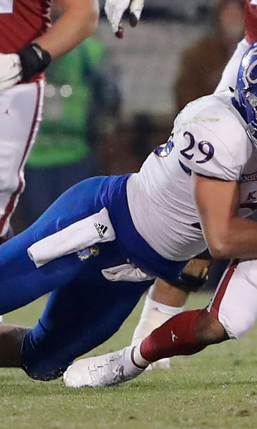 Jayhawks drop third straight game, fall 55-40 at No. 6 Oklahoma